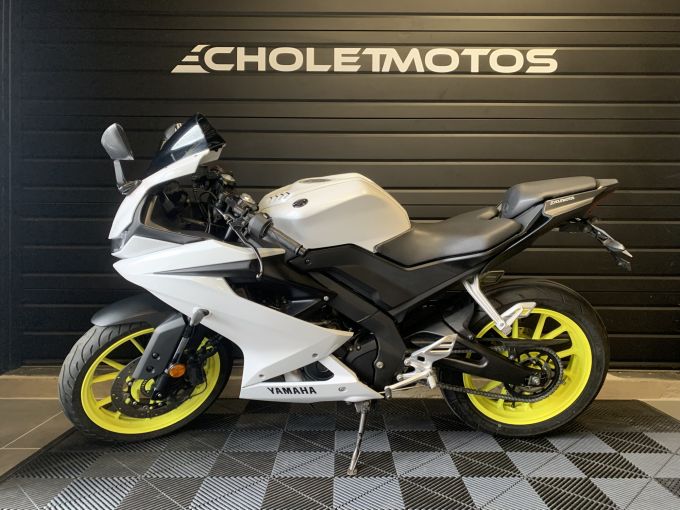 YAMAHA YZF-R 125 4
