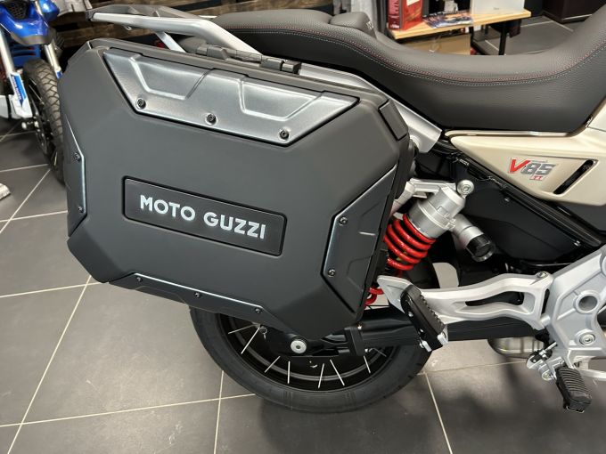 MOTO GUZZI V85 TT TRAVEL E5+ 4