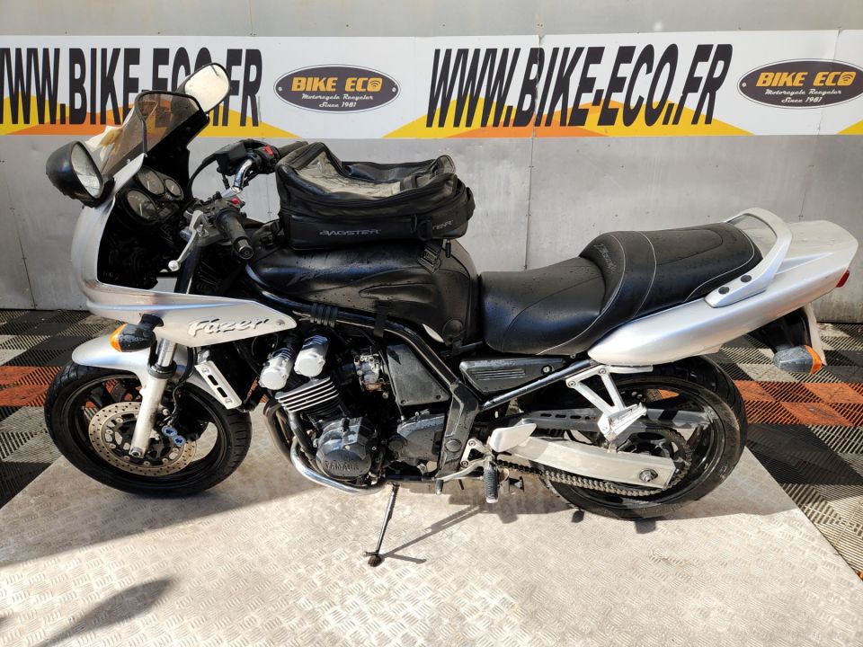 YAMAHA FZS FAZER 4