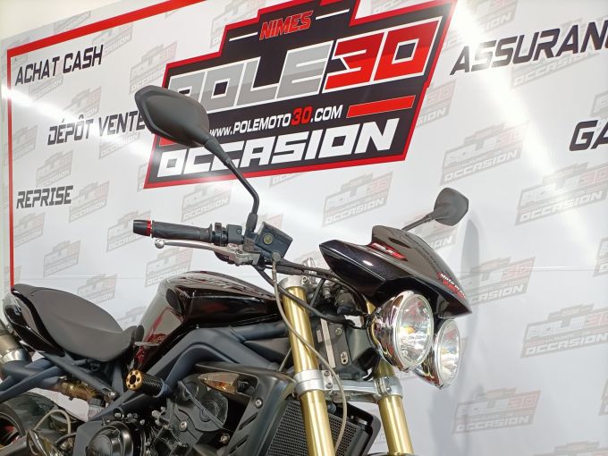 TRIUMPH STREET TRIPLE 675 4