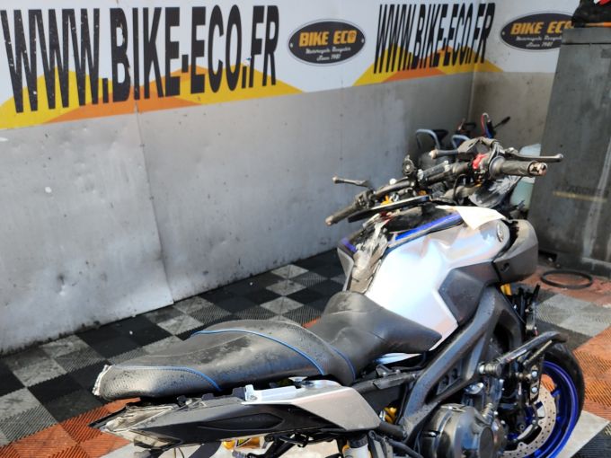 YAMAHA MT-09 SP 4