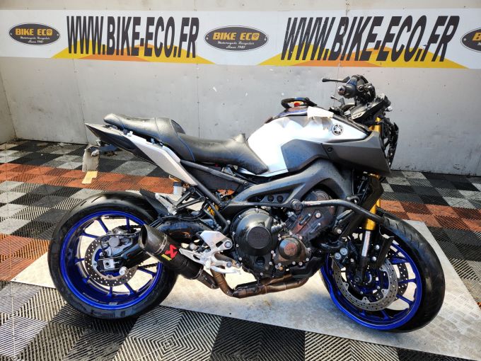 YAMAHA MT-09 SP 4