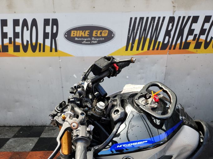 YAMAHA MT-09 SP 4
