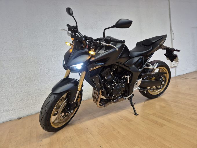 HONDA CB 1000 Hornet 4