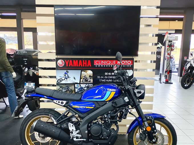 YAMAHA XSR 125 4