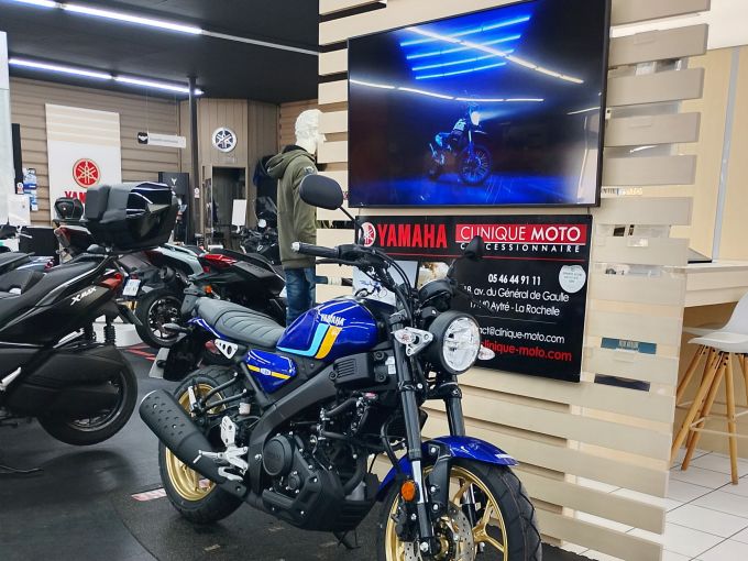 YAMAHA XSR 125 4