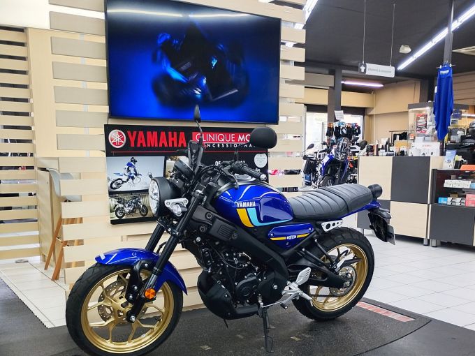 YAMAHA XSR 125 4