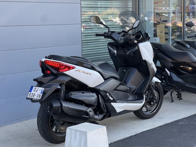 YAMAHA X-MAX 400 4