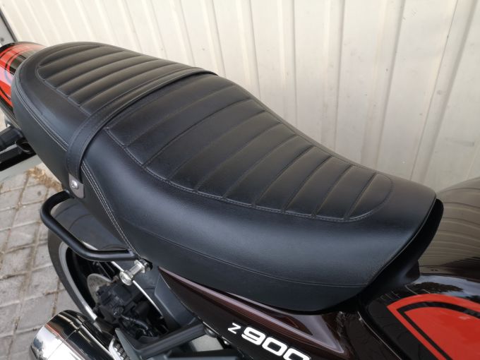 KAWASAKI Z 900 RS 4