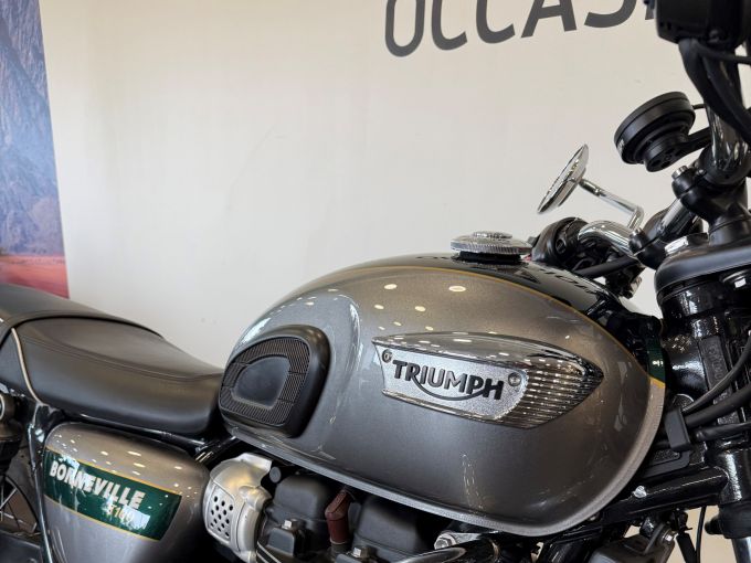 TRIUMPH Bonneville T100 GOLD LINE Edition 4