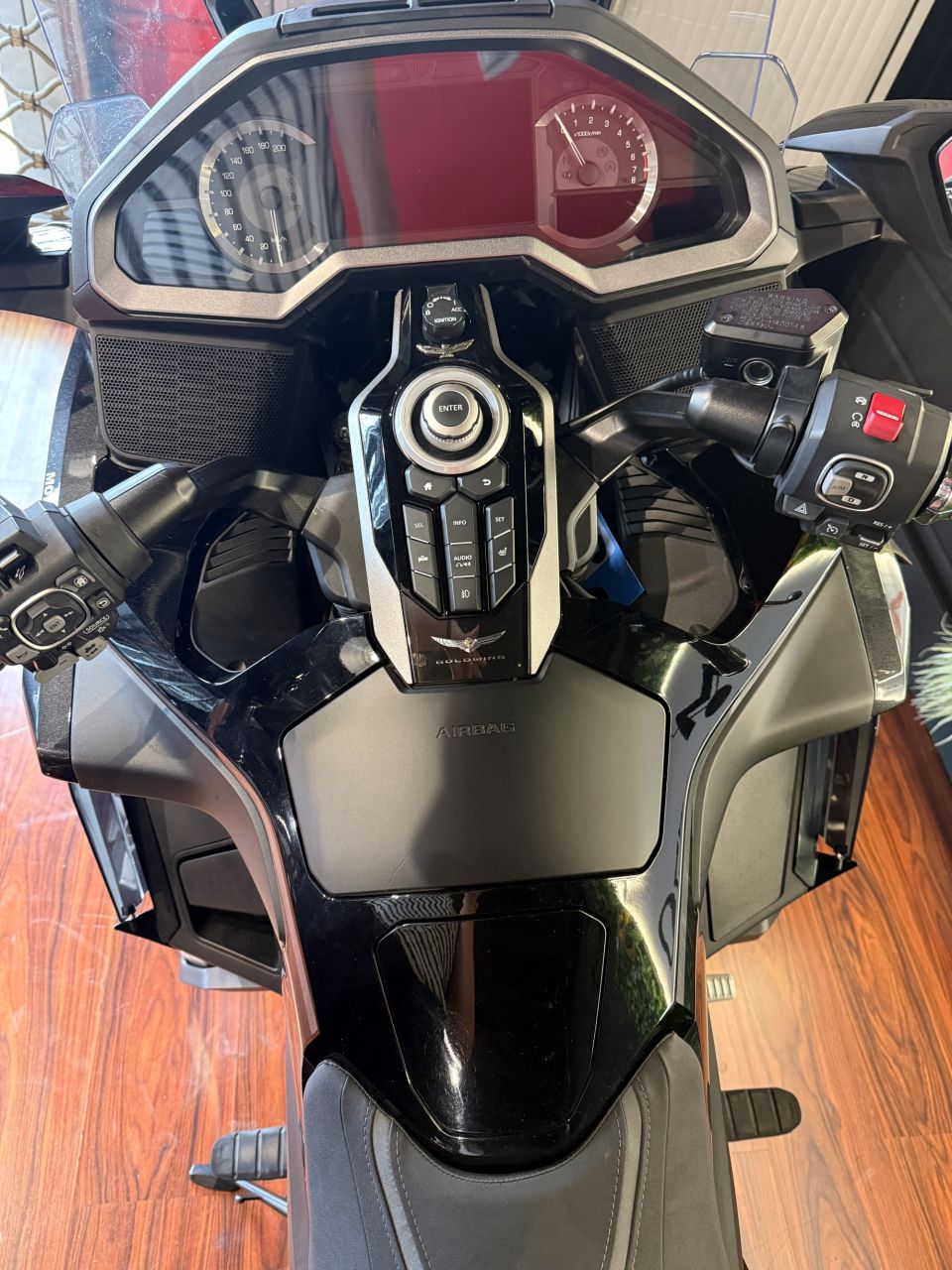 HONDA GL 1800 GOLDWING DCT 4