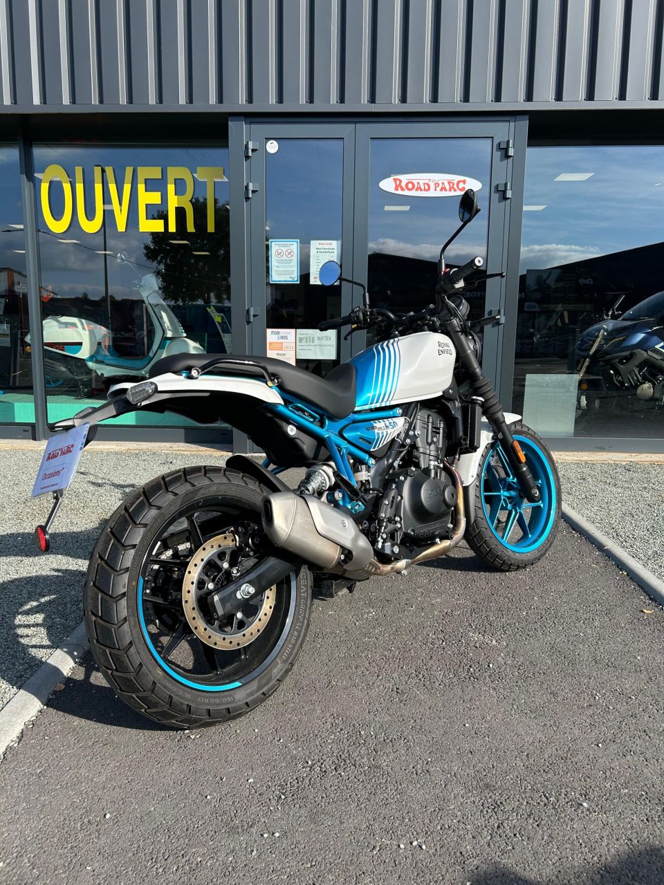 ROYAL ENFIELD Guerilla 450 4