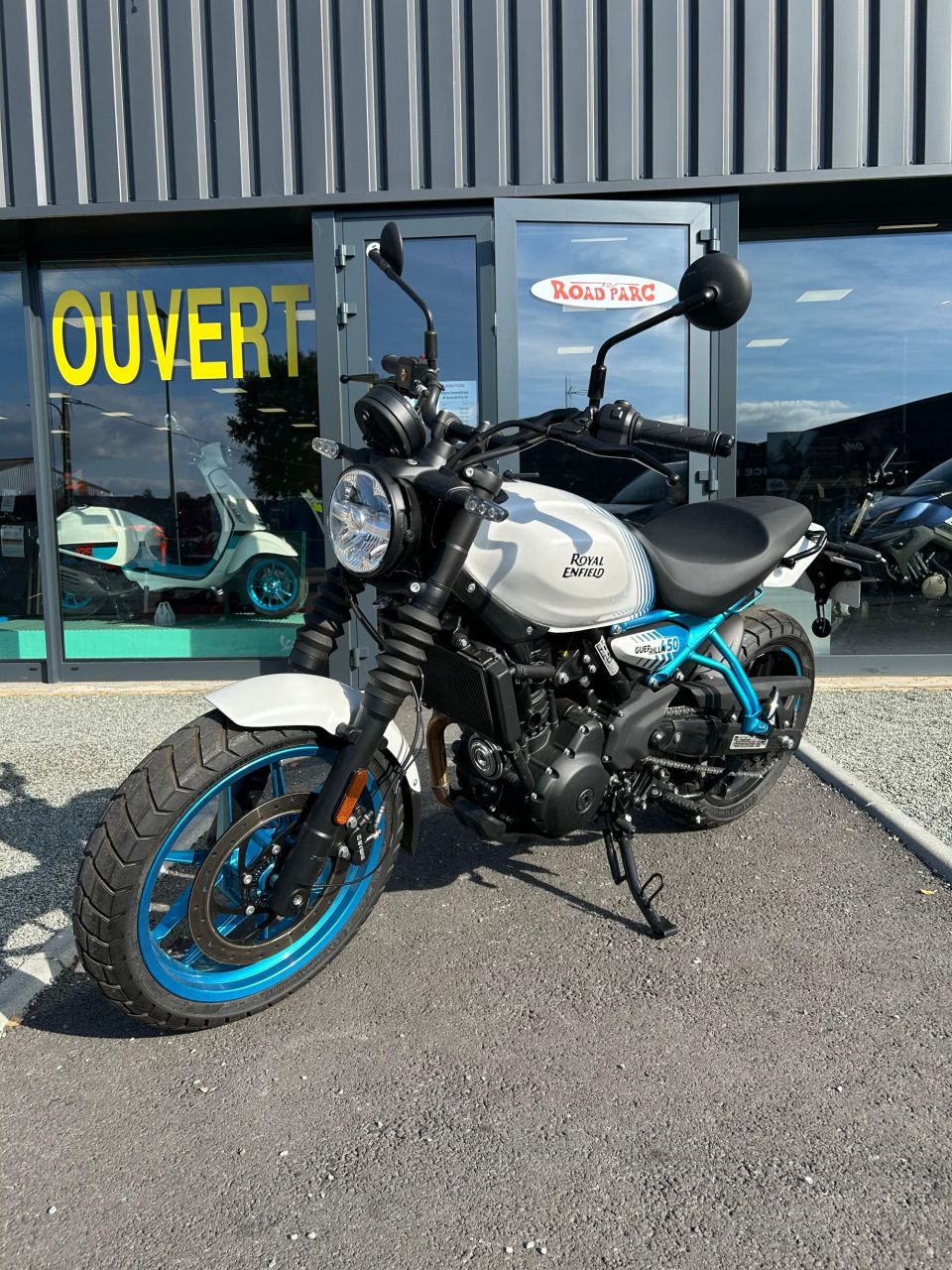 ROYAL ENFIELD Guerilla 450 4