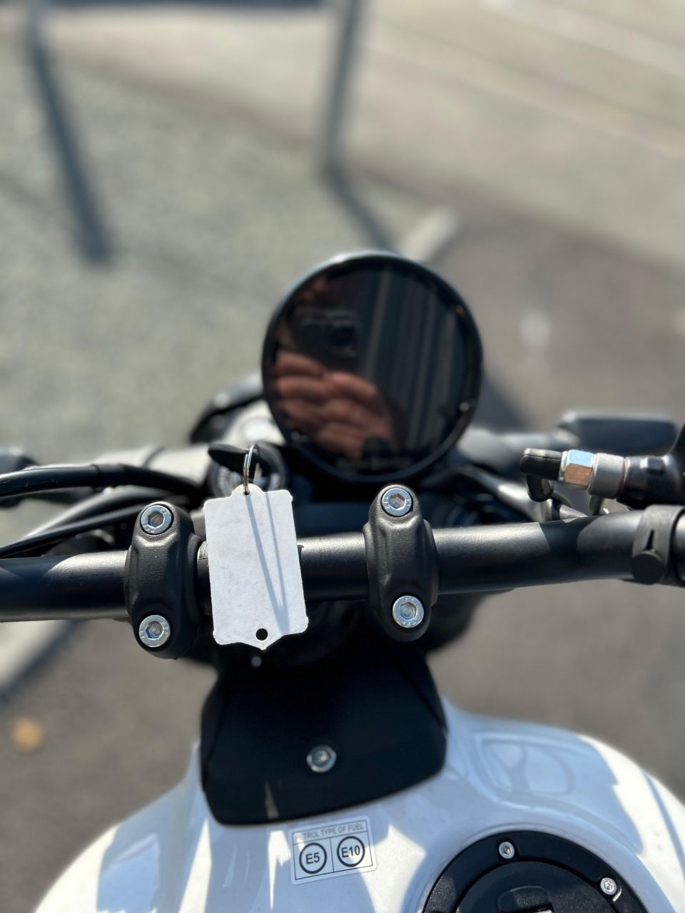 ROYAL ENFIELD Guerilla 450 4