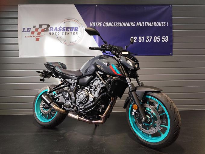 YAMAHA MT-07 4
