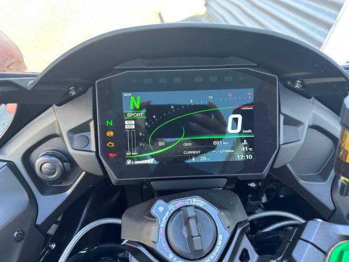 KAWASAKI Ninja H2 SX 4