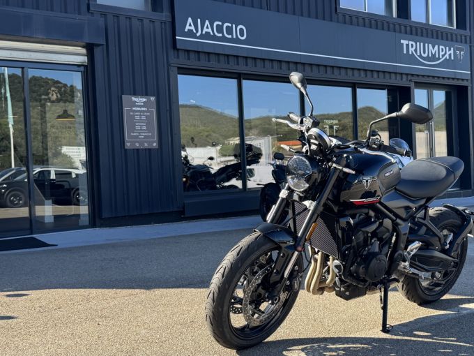 TRIUMPH TRIDENT 660 4