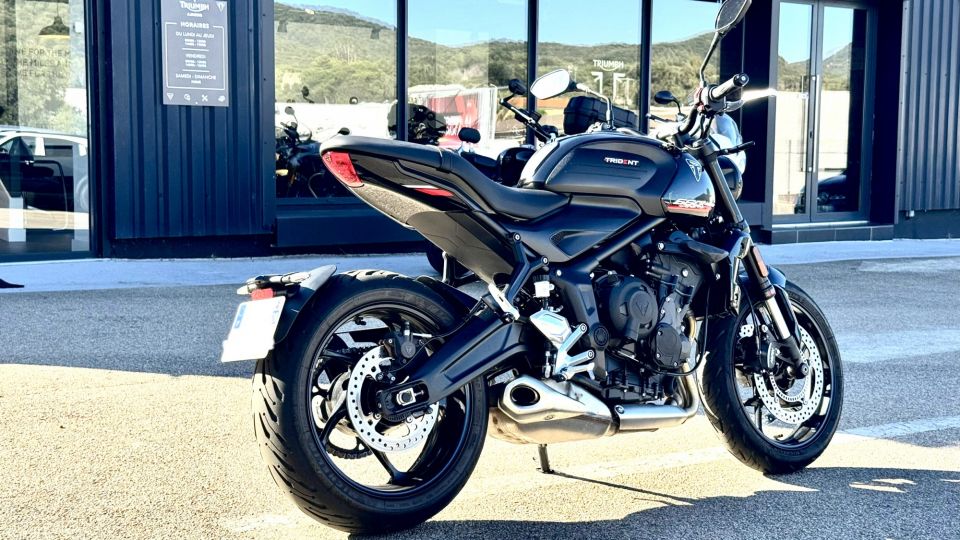 TRIUMPH TRIDENT 660 4