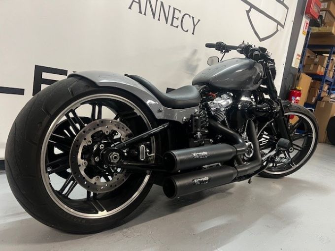 HARLEY-DAVIDSON SOFTAIL BREAKOUT 1868 4