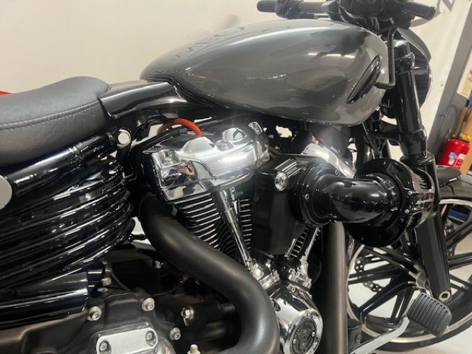 HARLEY-DAVIDSON SOFTAIL BREAKOUT 1868 4
