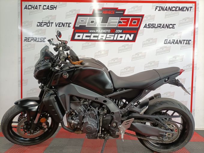 YAMAHA MT-09 4