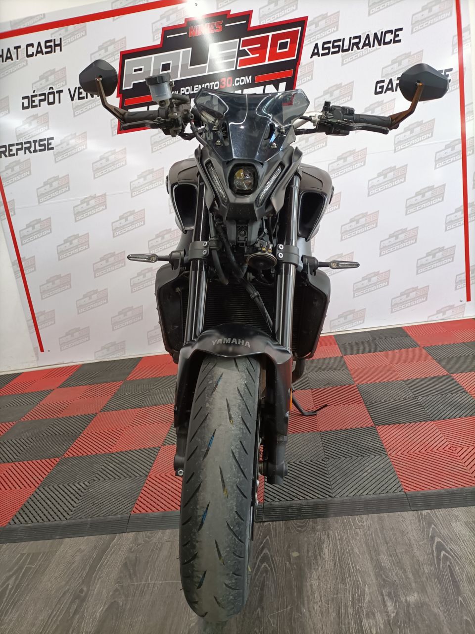 YAMAHA MT-09 4
