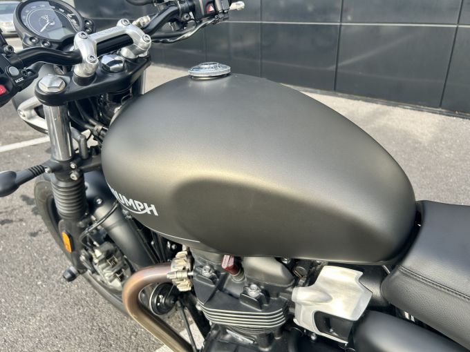 TRIUMPH STREET TWIN  900 4