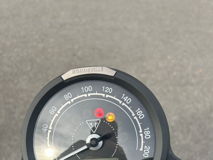 TRIUMPH STREET TWIN  900 4