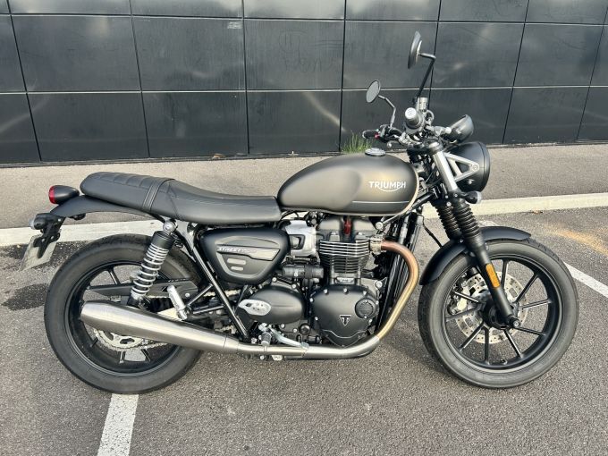 TRIUMPH STREET TWIN  900 4