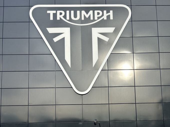 TRIUMPH STREET TWIN  900 4