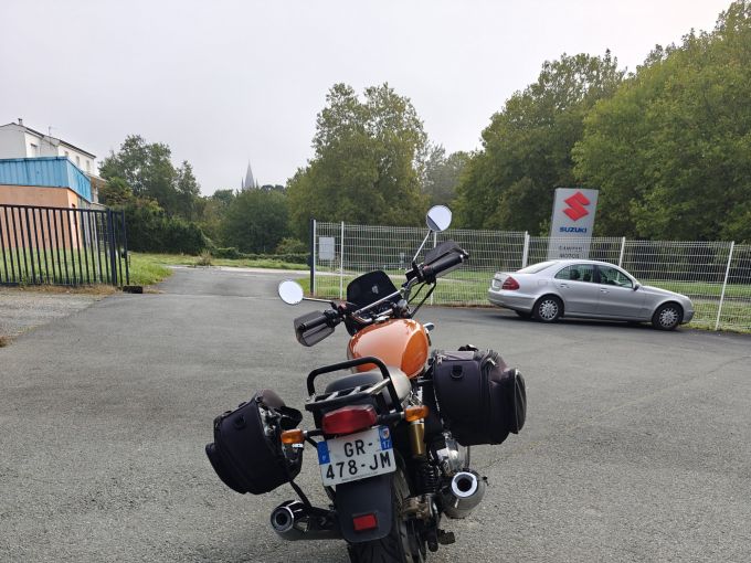ROYAL ENFIELD INTERCEPTOR 4