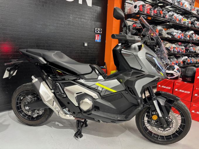 HONDA X-ADV 4