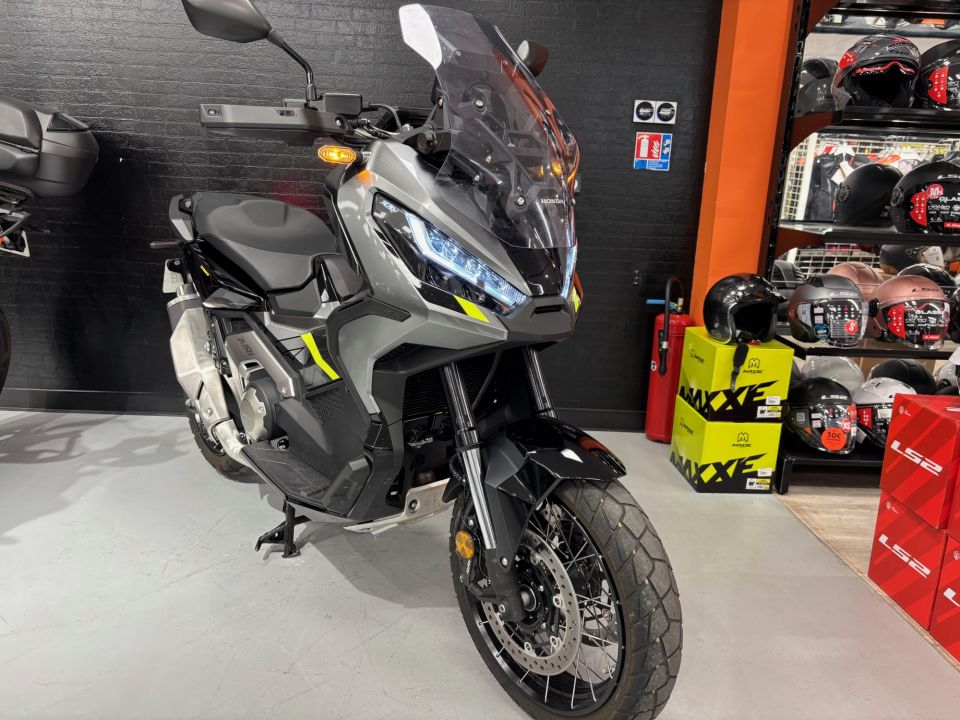 HONDA X-ADV 4