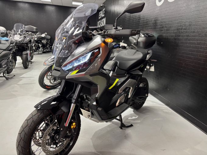 HONDA X-ADV 4
