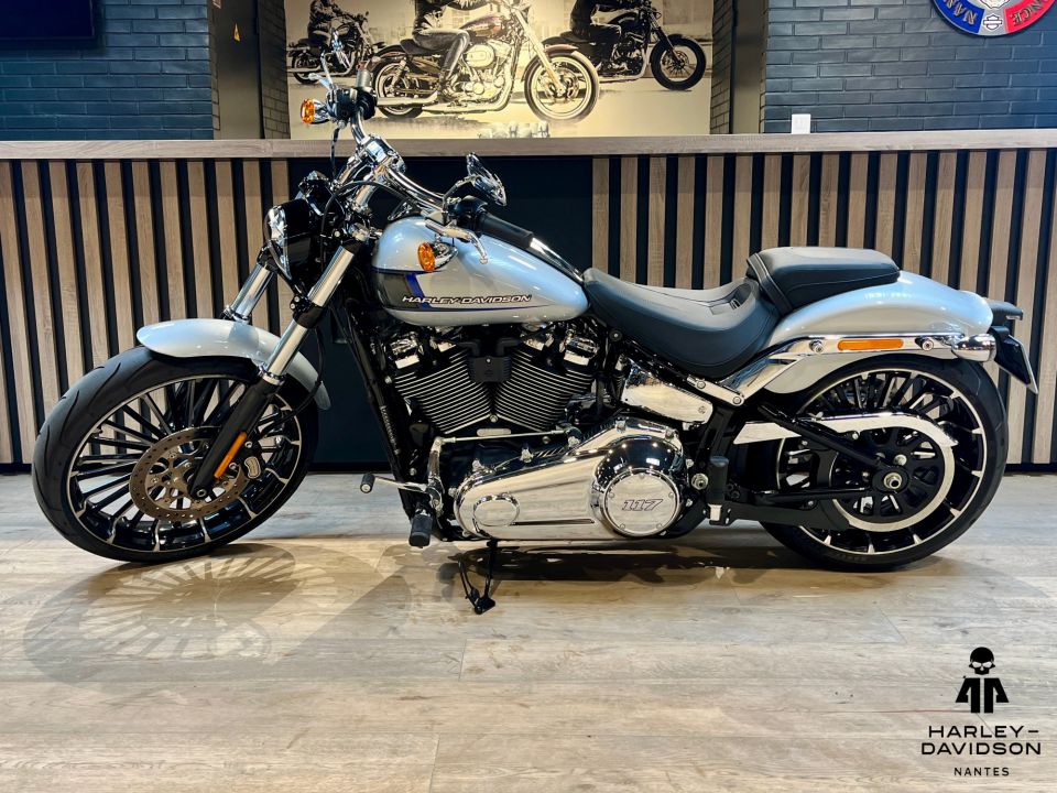 HARLEY-DAVIDSON SOFTAIL BREAKOUT 1923 4