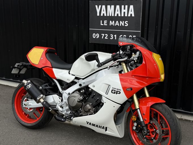 YAMAHA XSR 900 GP 4