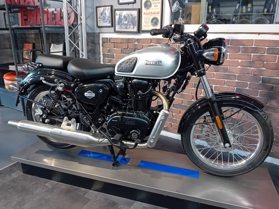 BENELLI IMPERIAL 400 4