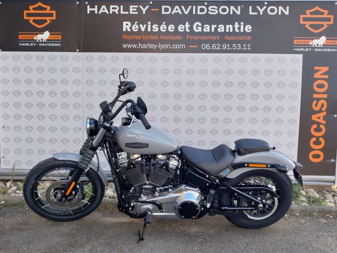 HARLEY-DAVIDSON SOFTAIL STREET BOB 1868 4