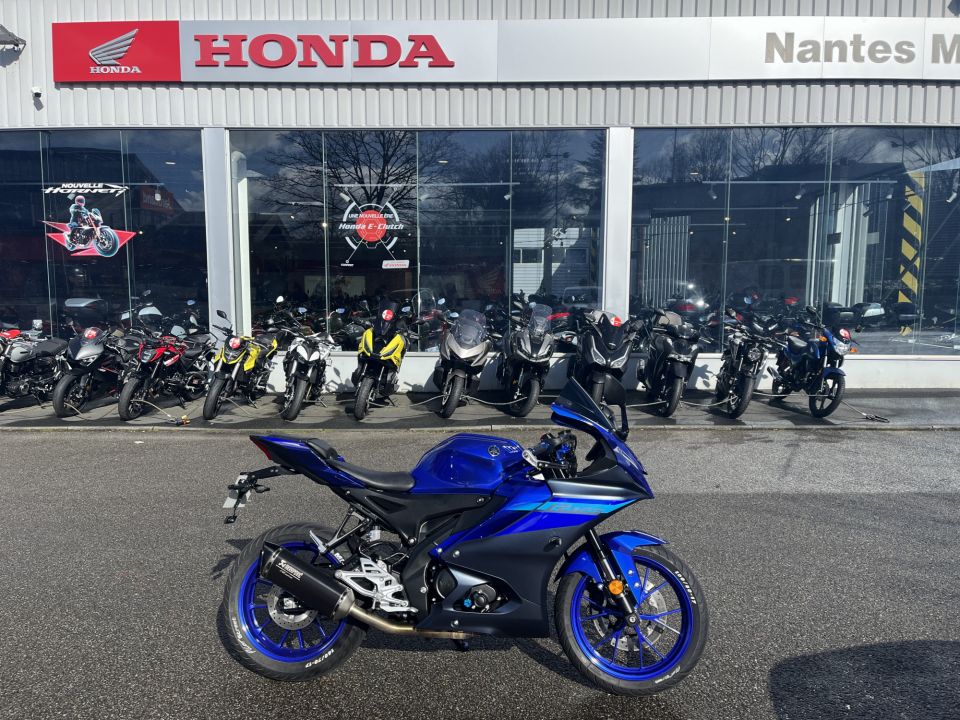 YAMAHA YZF 125 R ABS 4