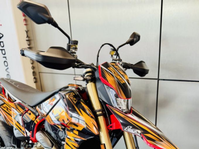 DUCATI HYPERMOTARD 698 4