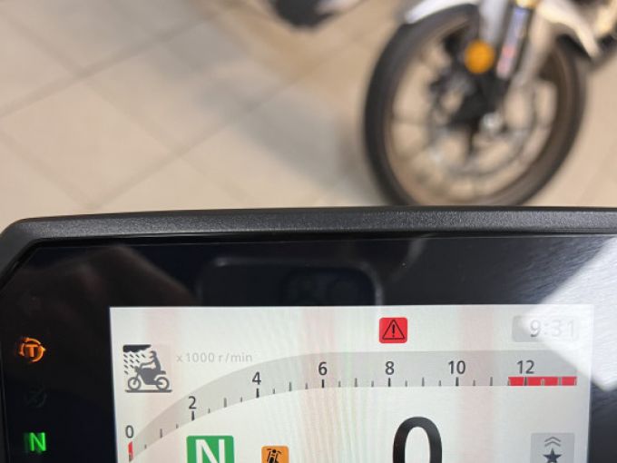HONDA CB1000 Hornet SP 4