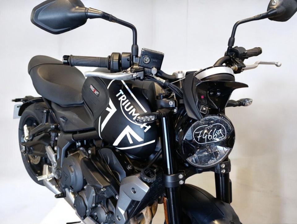TRIUMPH TRIDENT 660 4