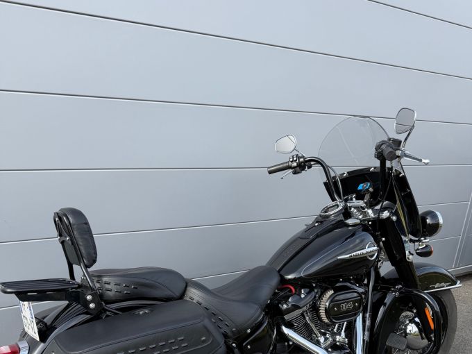 HARLEY-DAVIDSON SOFTAIL HERITAGE 1868 CLASSIC 4