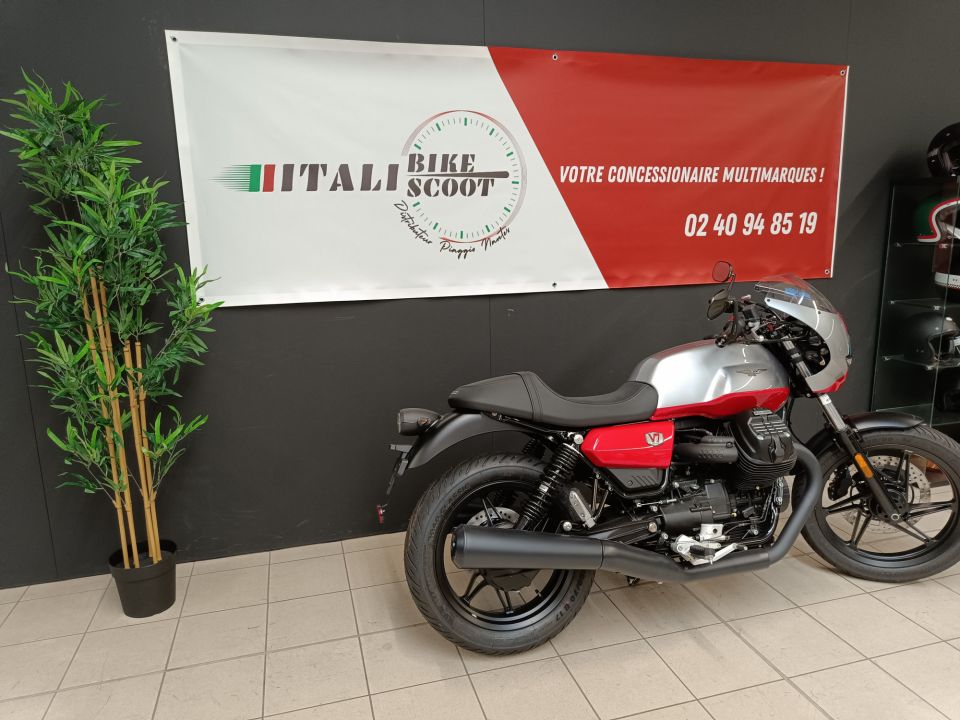 MOTO GUZZI V7 4