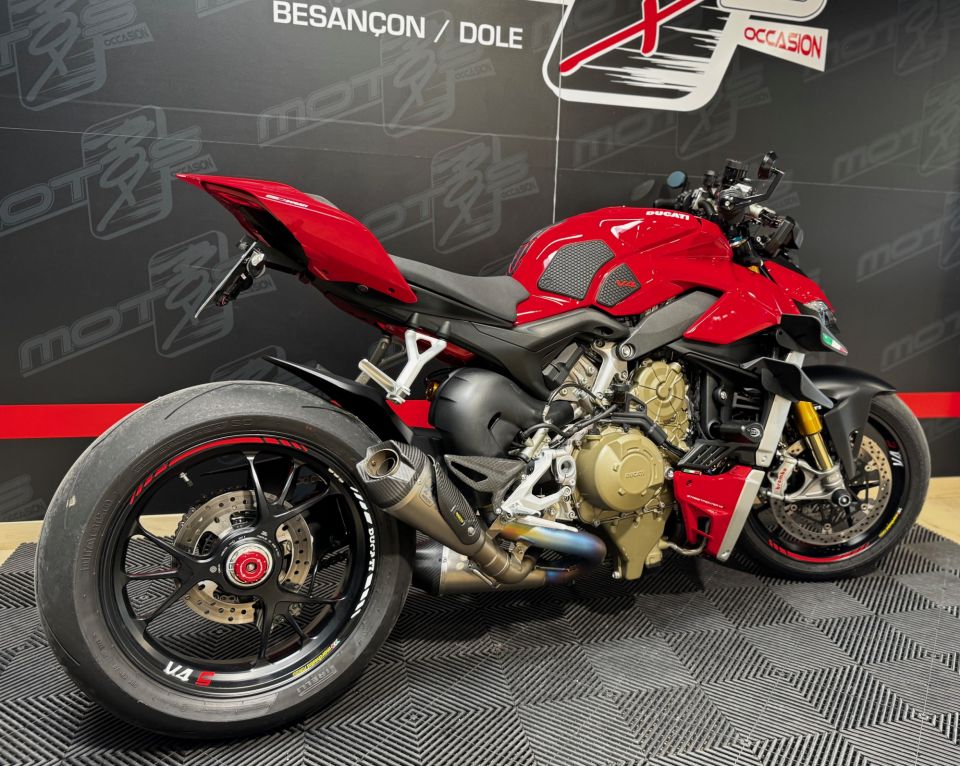 DUCATI STREETFIGHTER V4S 4