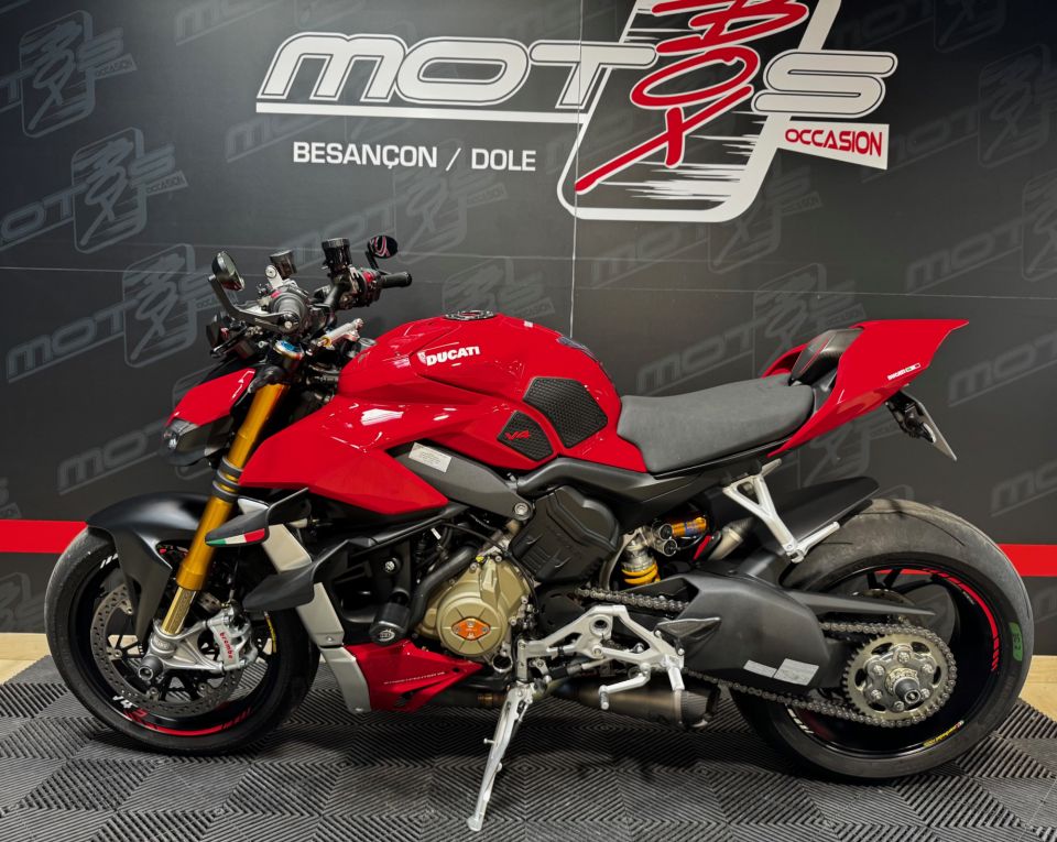 DUCATI STREETFIGHTER V4S 4