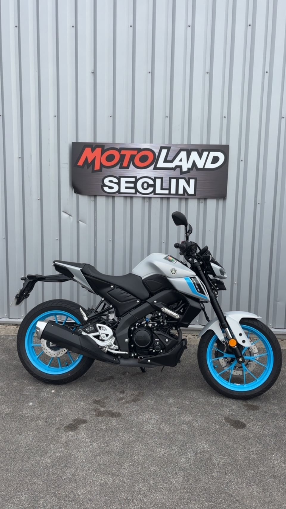 YAMAHA MT-125 4