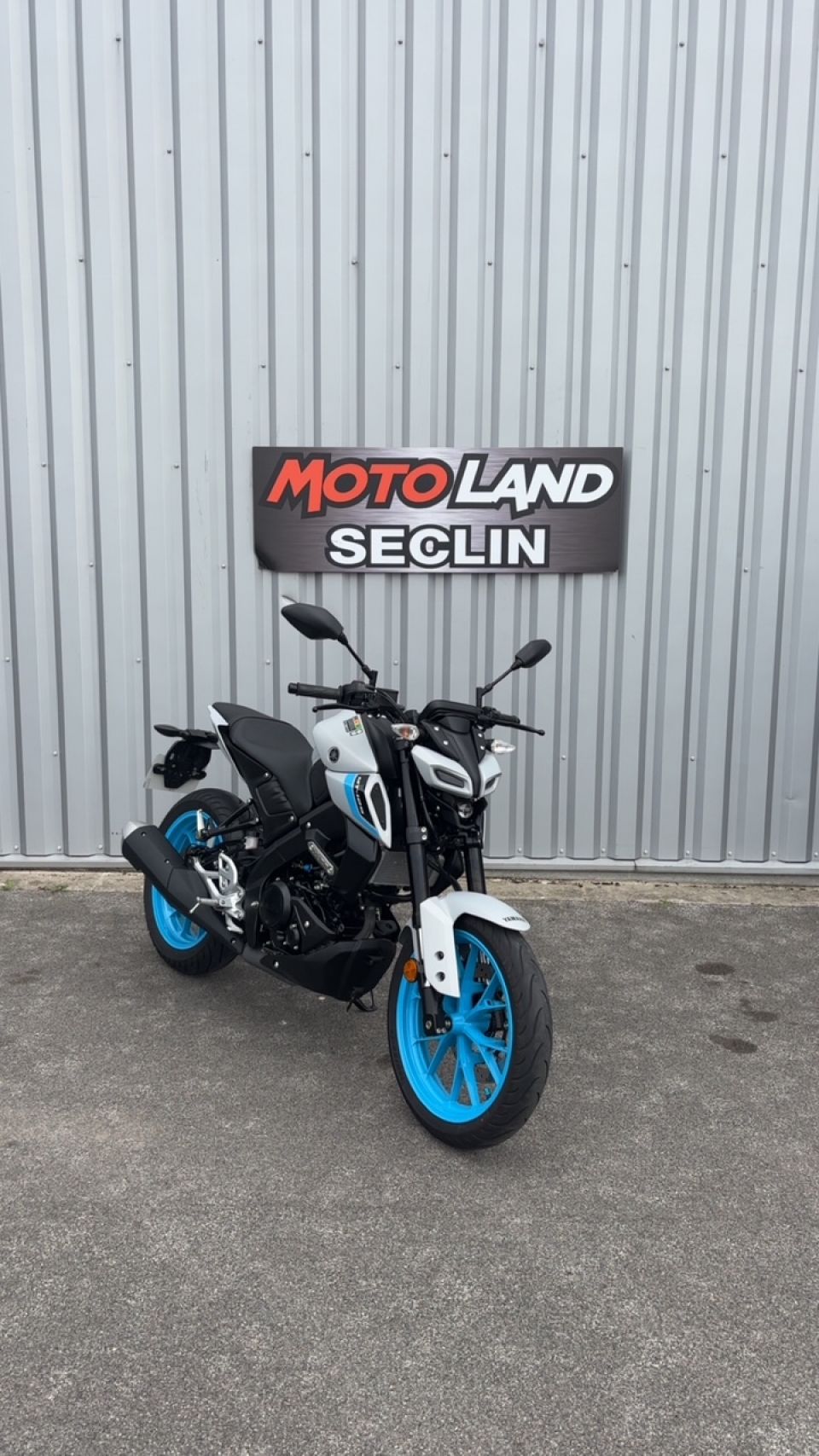 YAMAHA MT-125 4