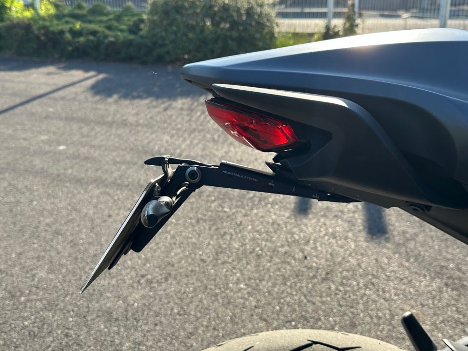 DUCATI MONSTER 821 4