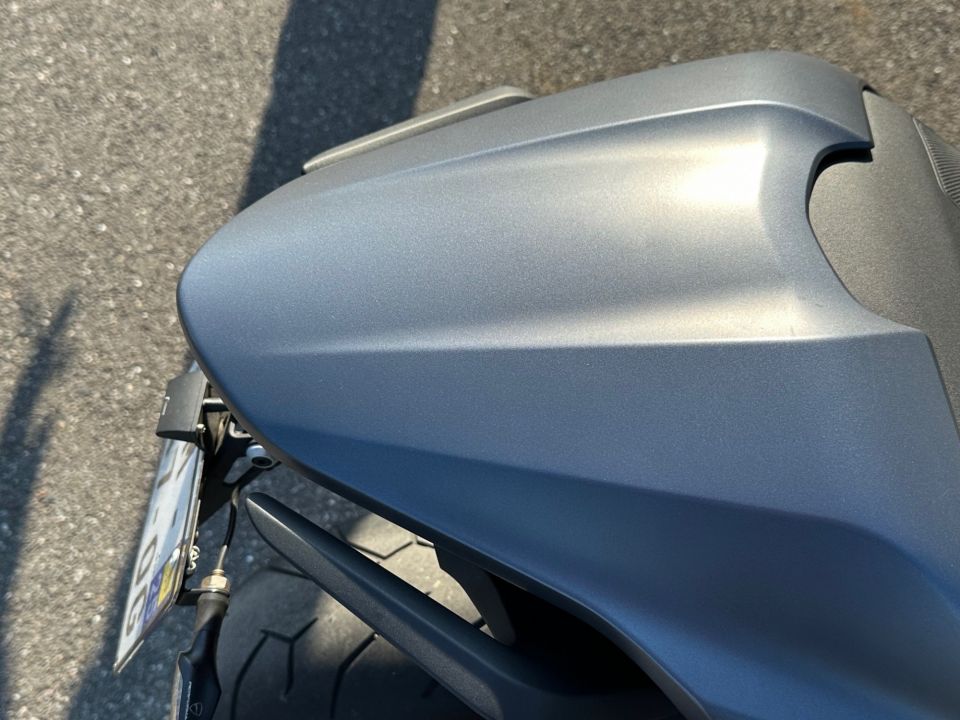 DUCATI MONSTER 821 4